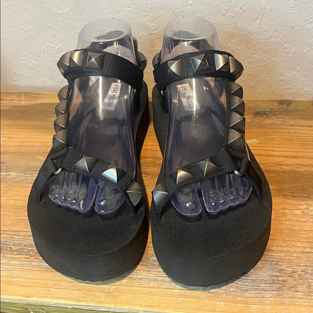 Steve Madden Black Studded Platform Sandals size 9.5 - Picture 2 of 7
